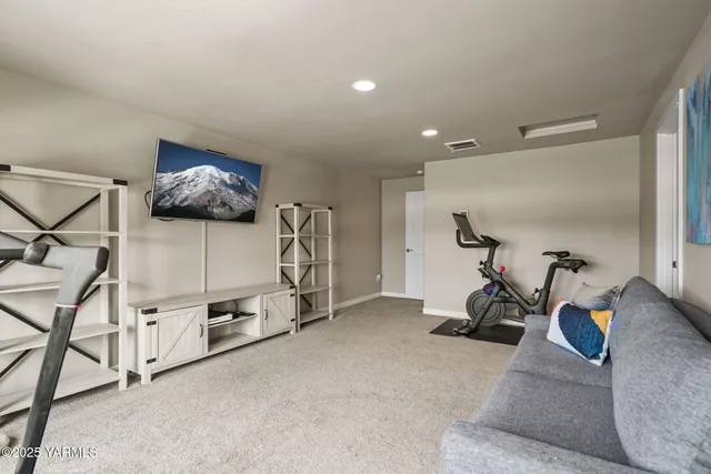 $575,000 | 6305 Cottonwood Loop, Yakima, WA 98903