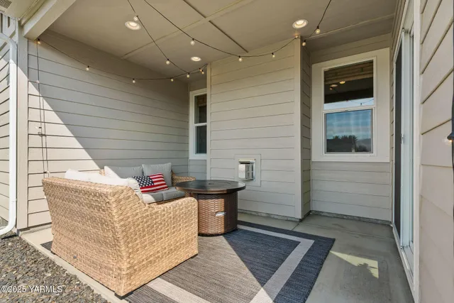 $575,000 | 6305 Cottonwood Loop, Yakima, WA 98903