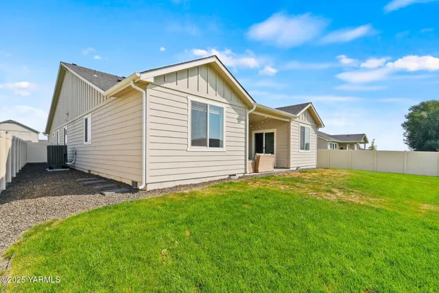$575,000 | 6305 Cottonwood Loop, Yakima, WA 98903