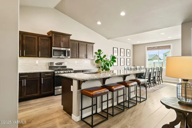 $575,000 | 6305 Cottonwood Loop, Yakima, WA 98903