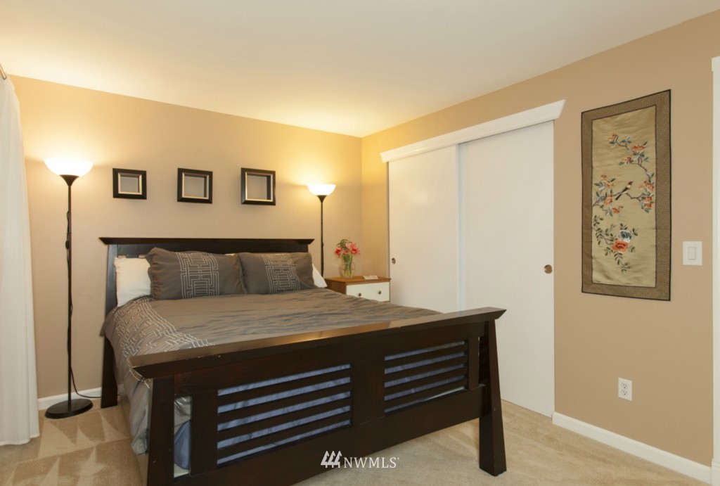 4418 Northeast 17th Street Renton, WA 98059 - Photo 13 of 22