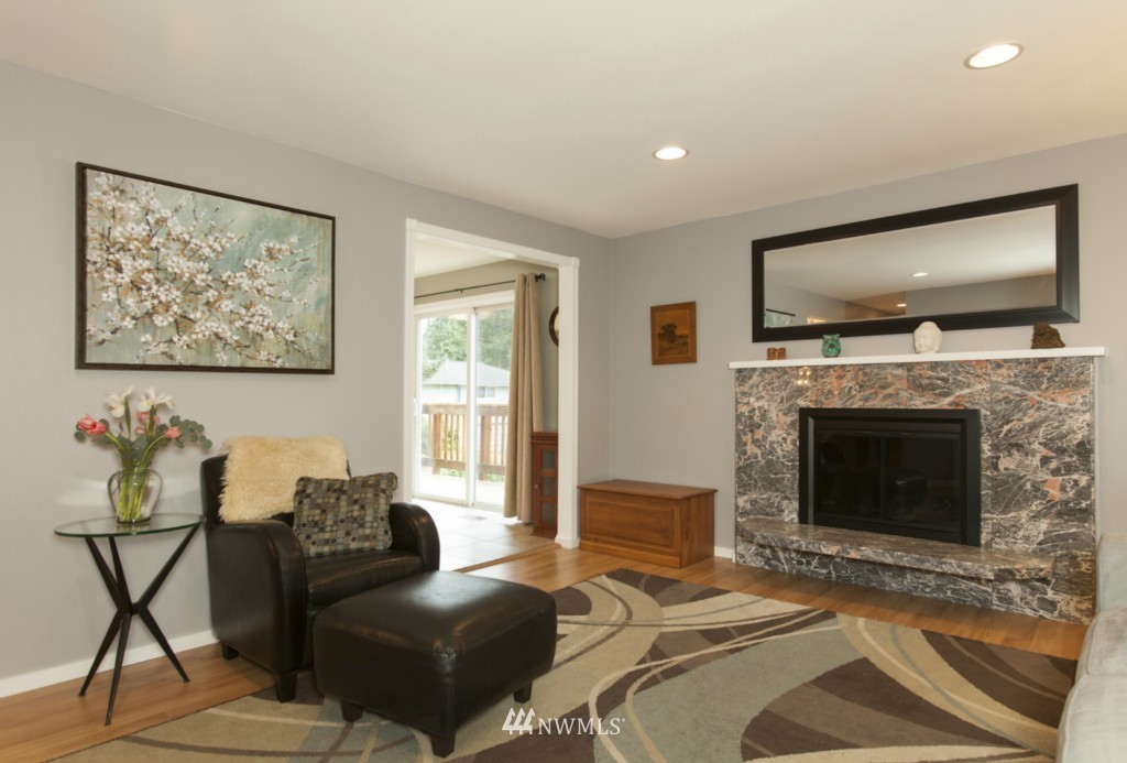 4418 Northeast 17th Street Renton, WA 98059 - Photo 3 of 22