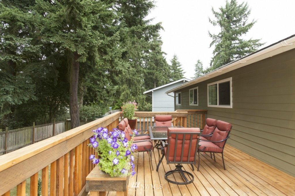 4418 Northeast 17th Street Renton, WA 98059 - Photo 21 of 22