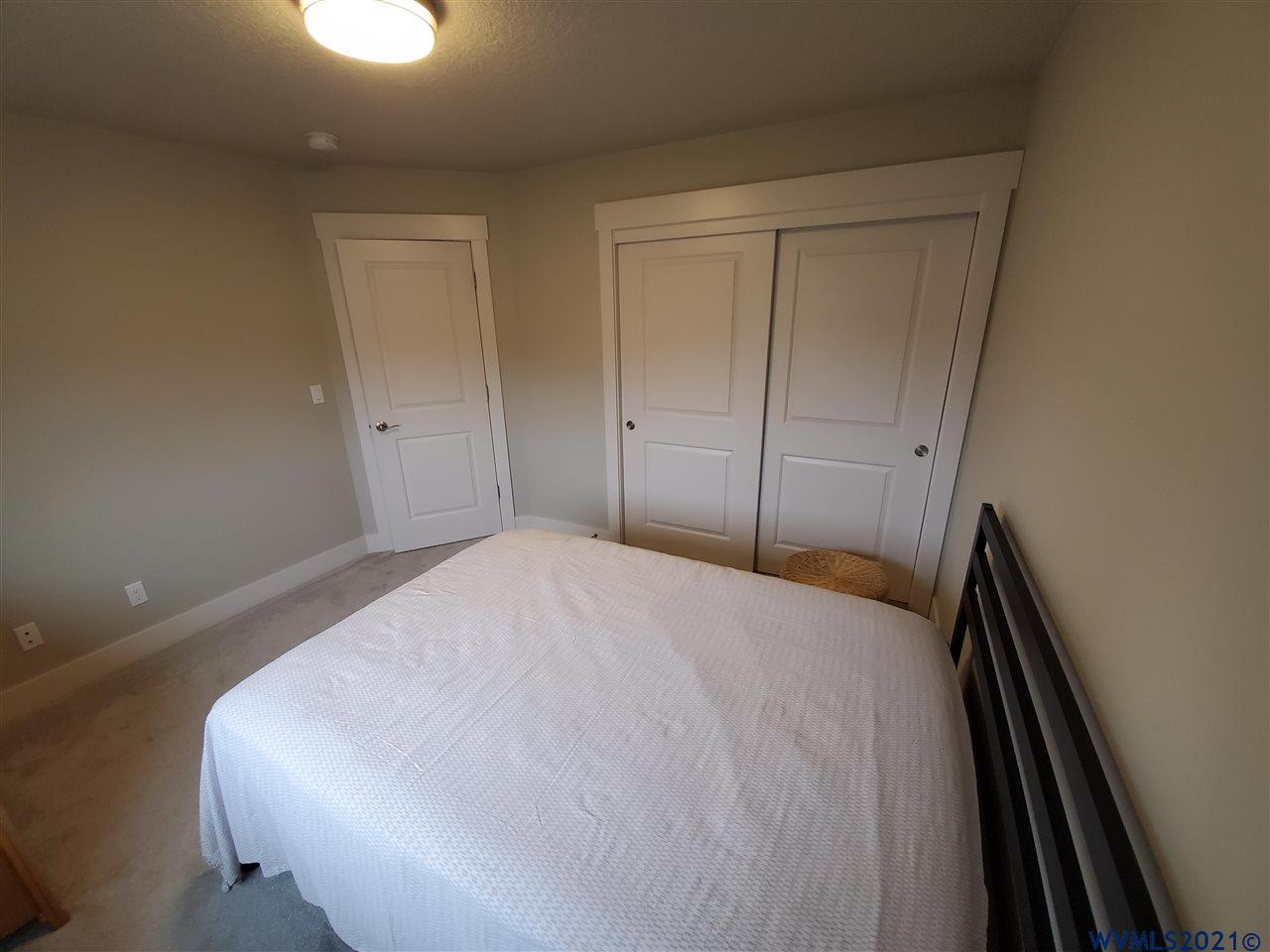 997 Walker Road Lebanon, OR 97355 - Photo 10 of 19