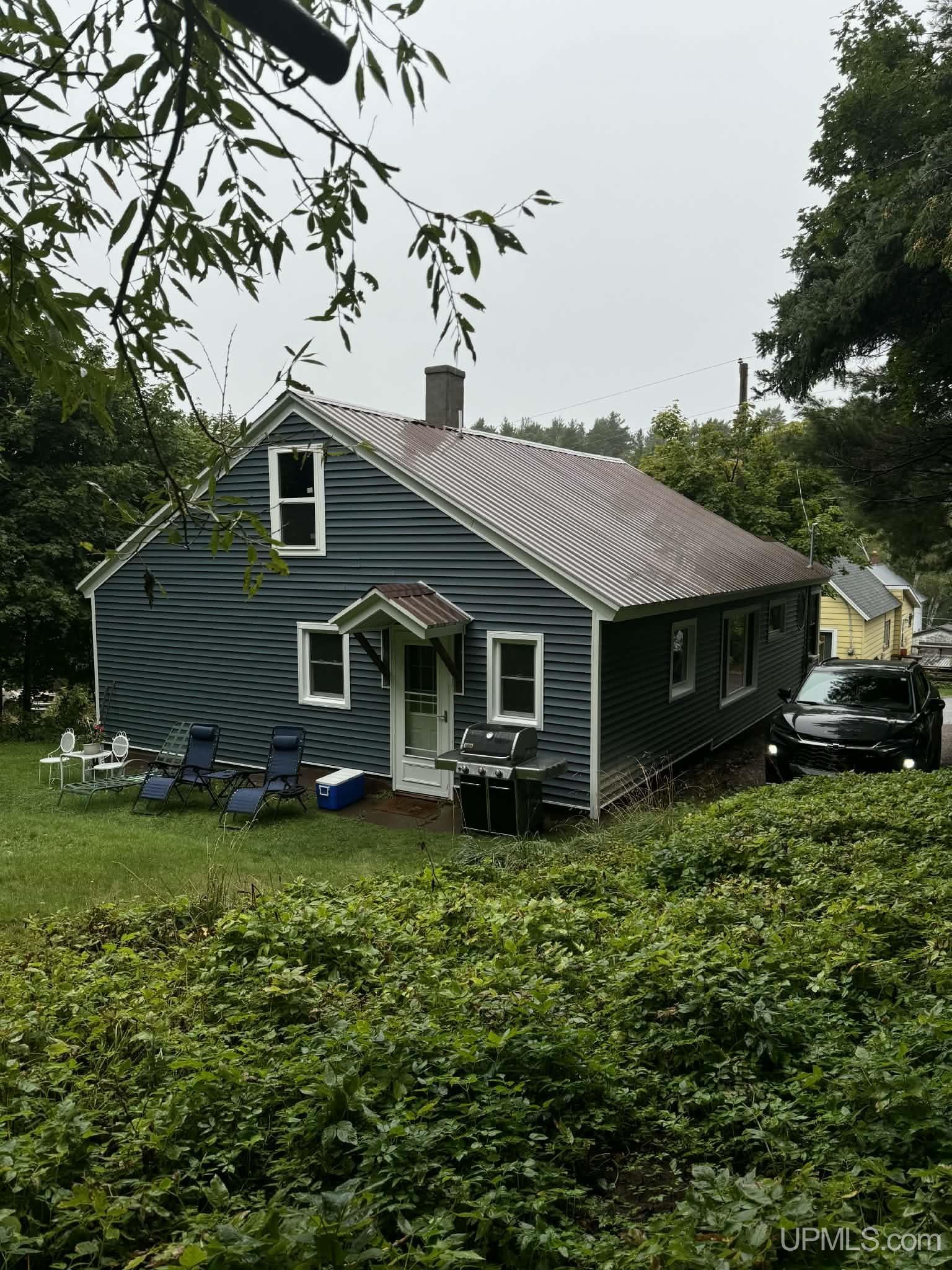 242 Hill Street Ishpeming, MI 49849 - Photo 3 of 27