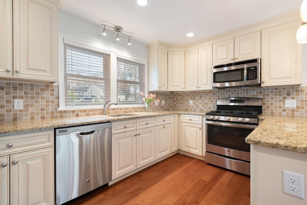 38 Pilgrim Road Natick, MA 01760 - Photo 4 of 24 Gallery Image 4