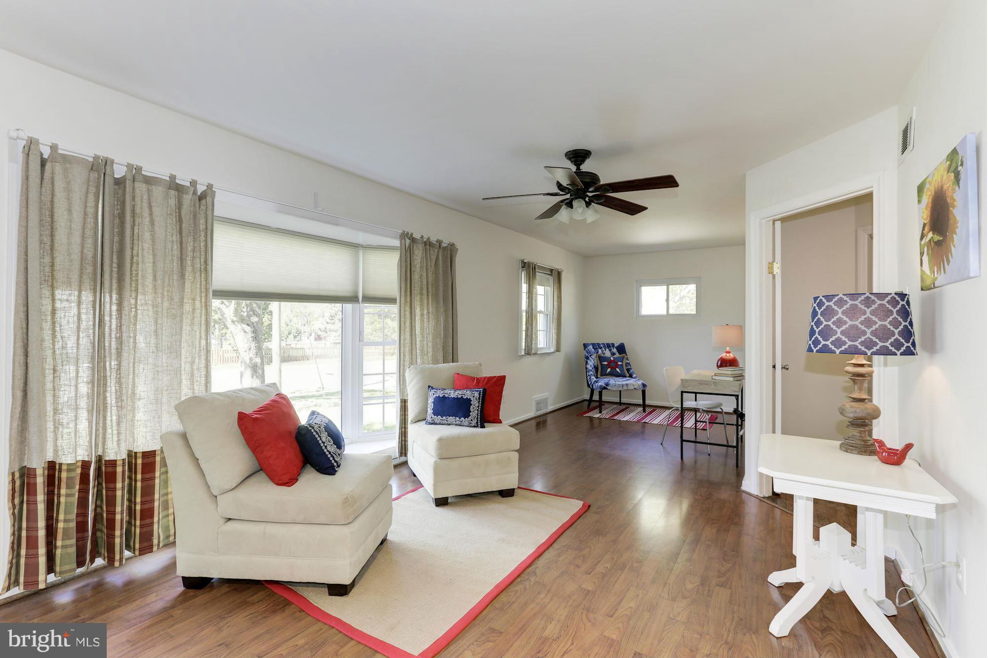 6907 Quander Road Alexandria, VA 22307 - Photo 3 of 30 Living Room