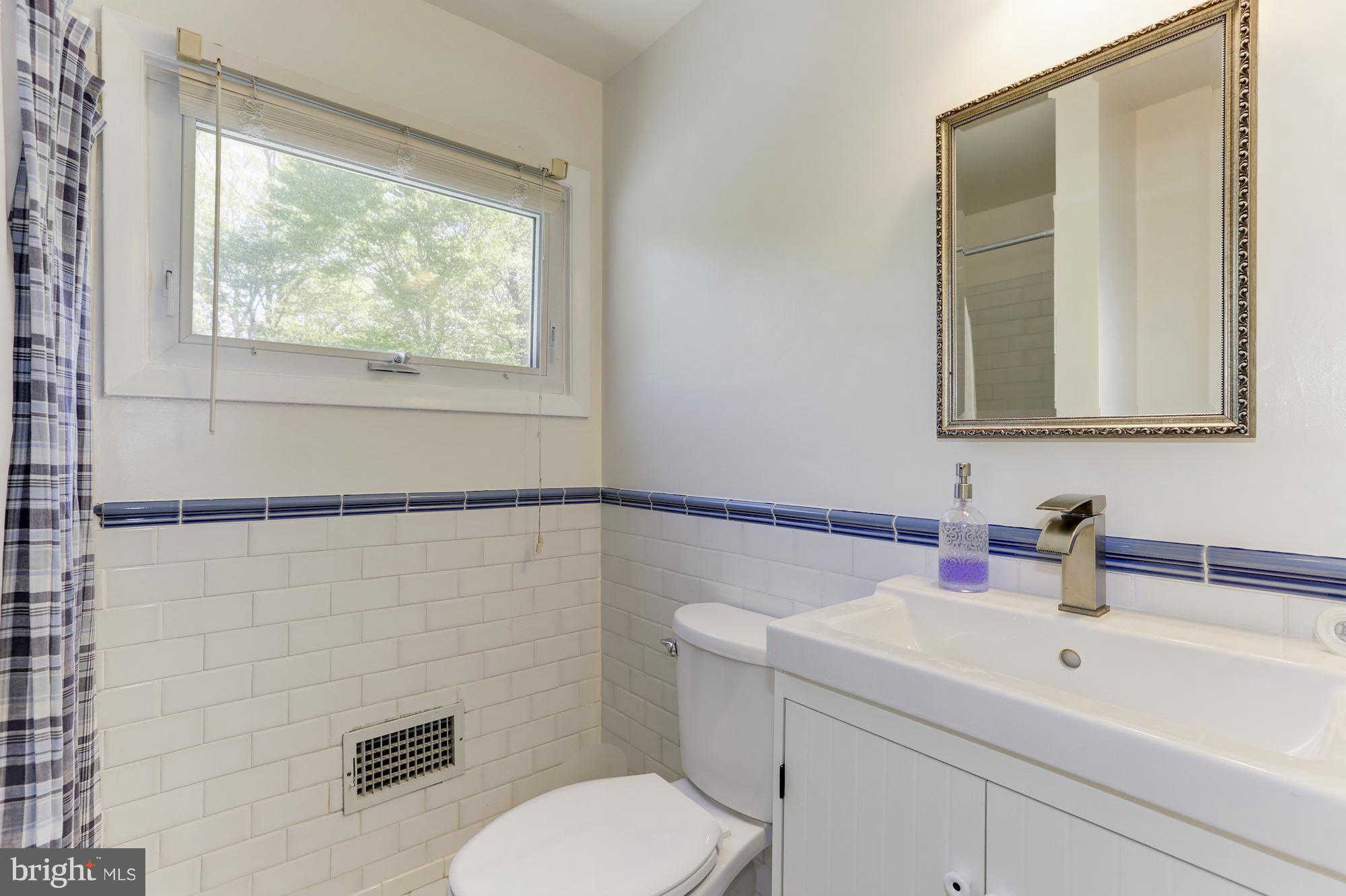6907 Quander Road Alexandria, VA 22307 - Photo 26 of 30 Bath