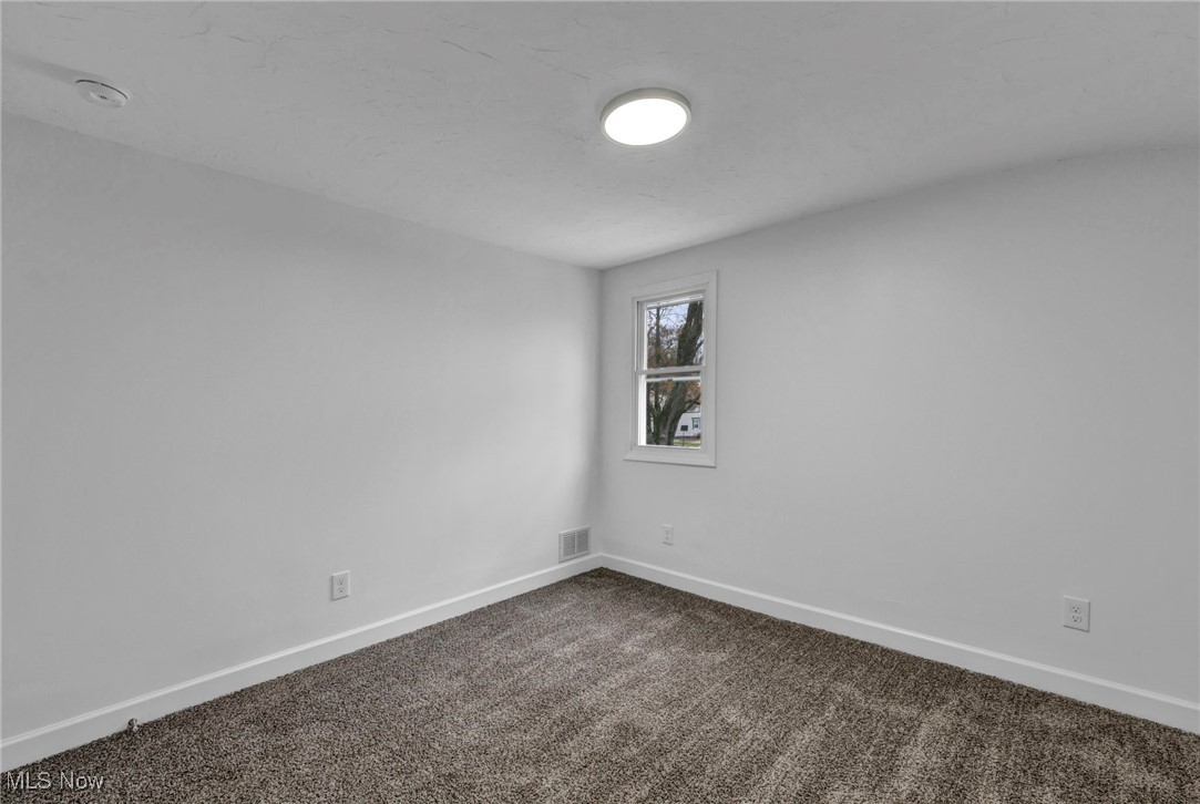 1300 Sunset Road Cleveland, OH 44124 - Photo 18 of 27