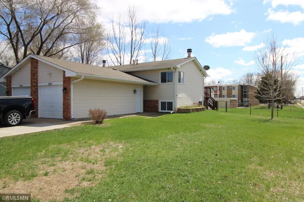 $249,900 | 5821 84th 1/2 Avenue North, Brooklyn Park, MN 55443
