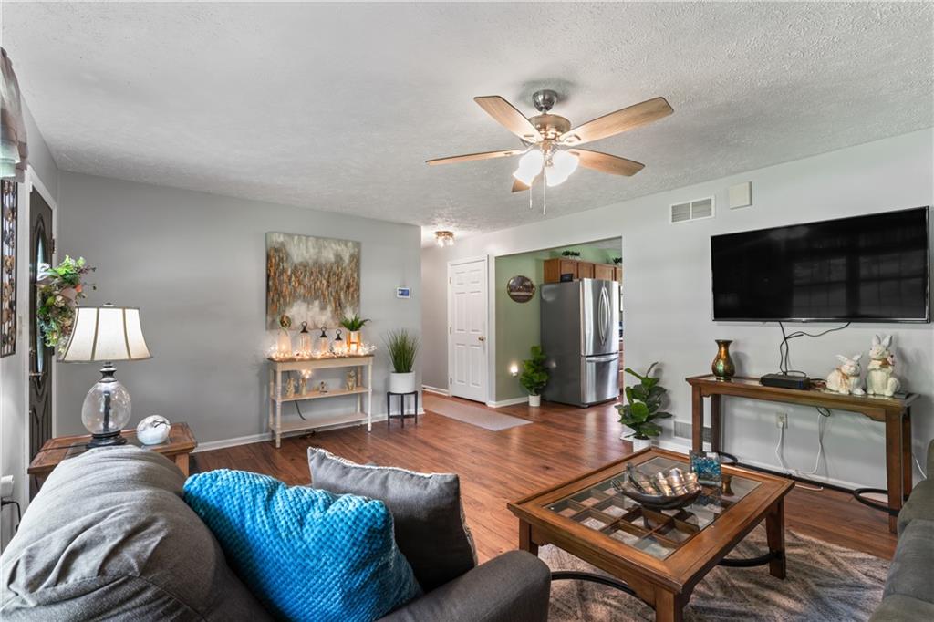 763 Chapel Road Aliquippa, PA 15001 - Photo 11 of 26 Room for everyone!