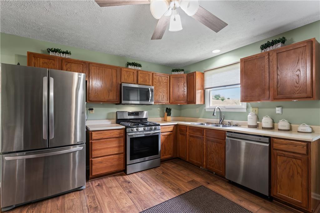 763 Chapel Road Aliquippa, PA 15001 - Photo 7 of 26 Large kitchen. Plenty of room!