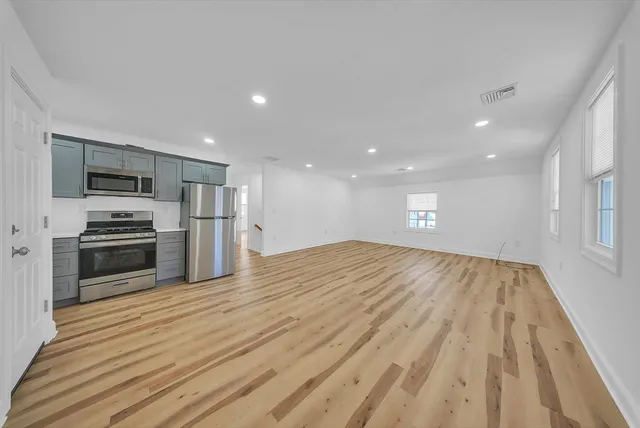 $2,400 | 11 Willet Street, Unit B, Quincy, MA 02170