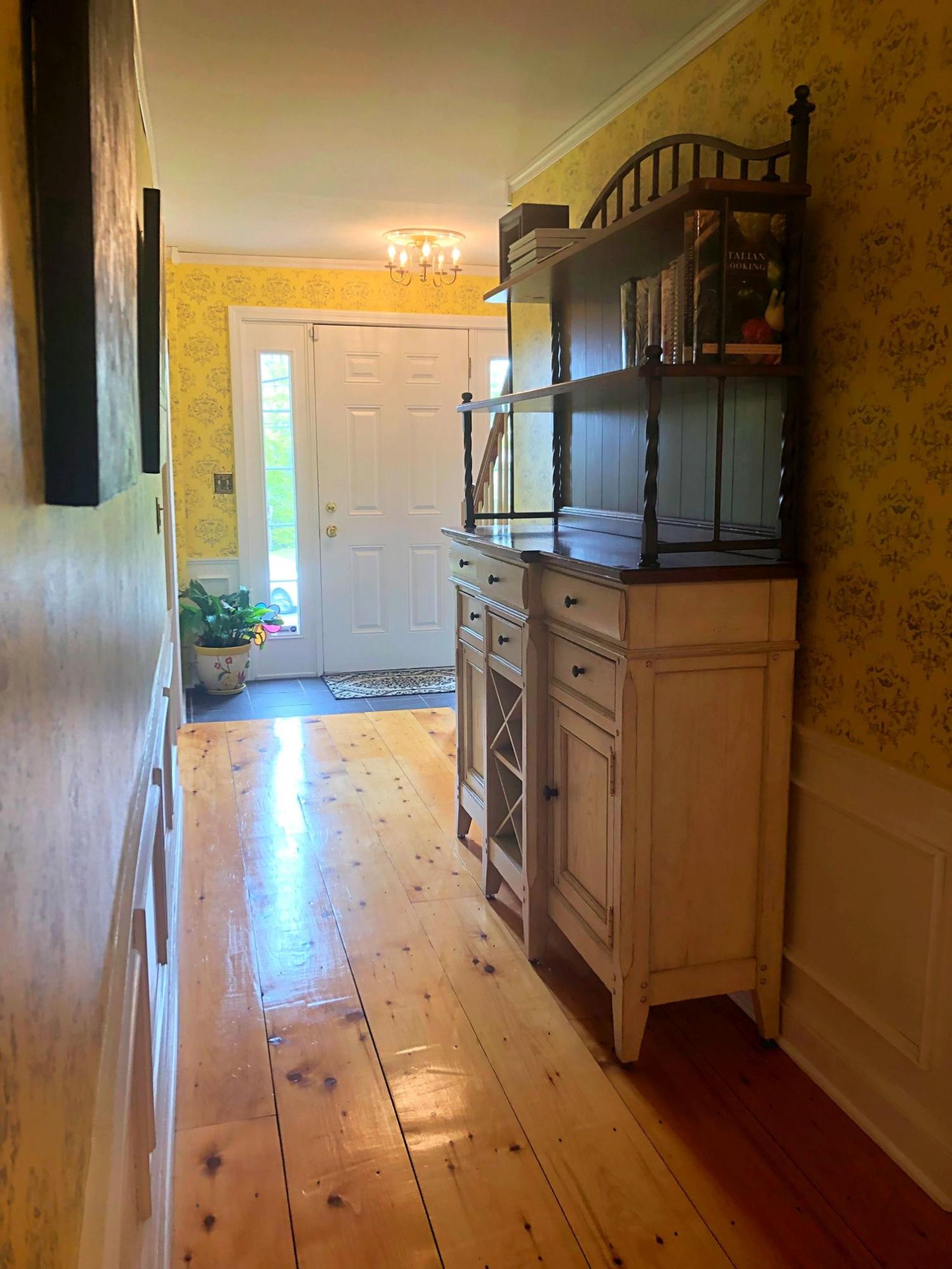 433 Meadow Road Topsham, ME 04086 - Photo 23 of 35 hallway