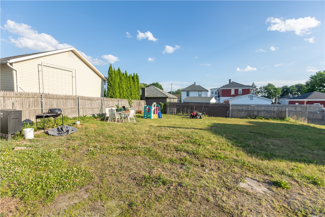 219 Crawford Street Woonsocket, RI 02895 - Photo 13 of 17