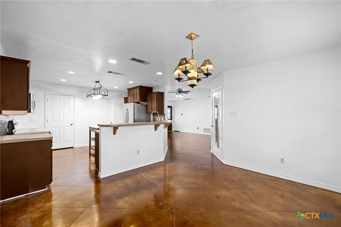 601 7 Ranch Road Salado, TX 76571 - Photo 22 of 44 Dining Area- Kitchen