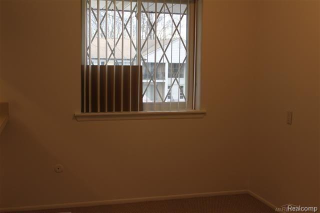 29209 Hayes Road Warren, MI 48088 - Photo 8 of 8 8.JPG
