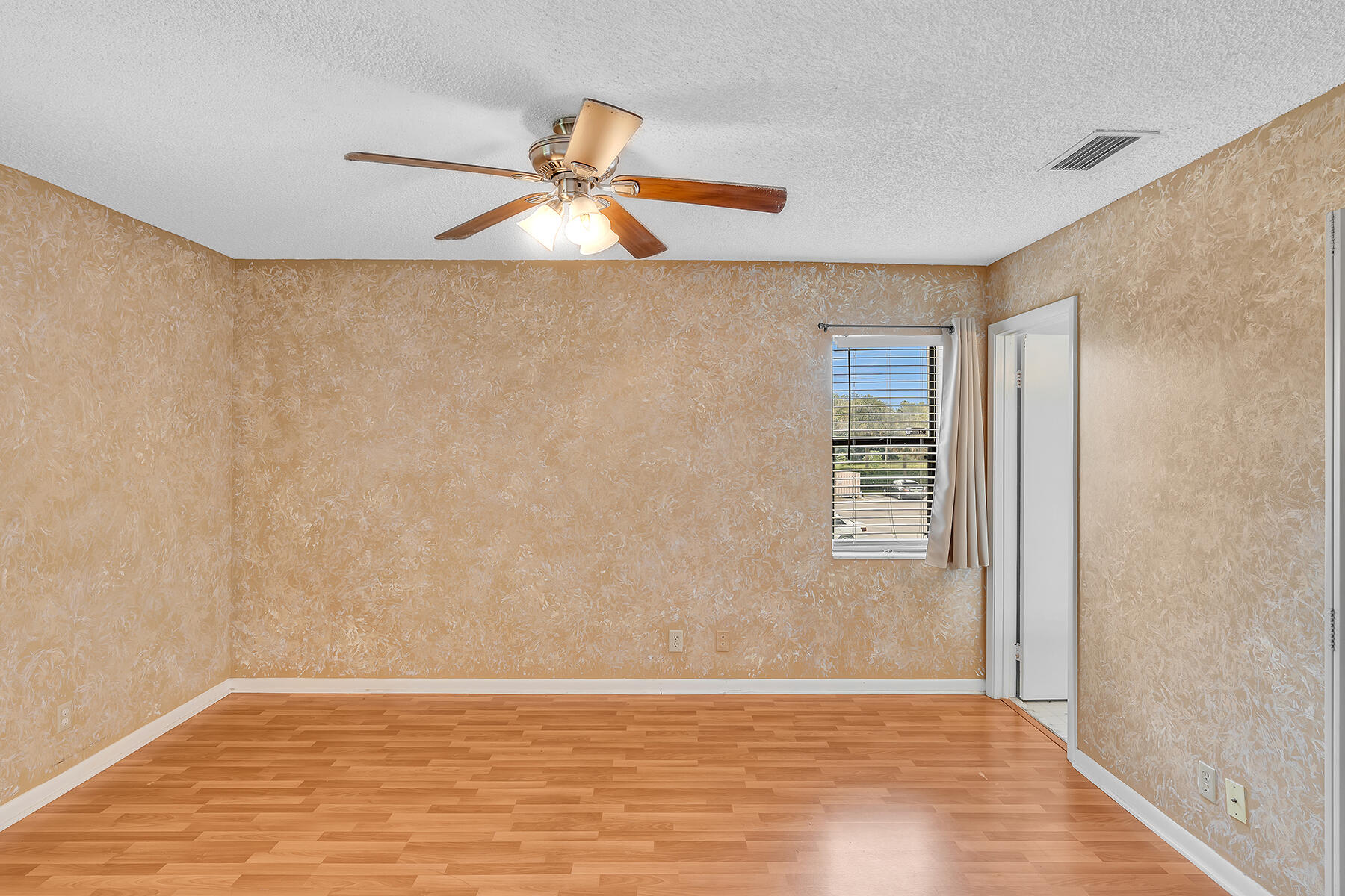 22065 Palms Way, Unit 206 Boca Raton, FL 33433 - Photo 25 of 45 DSC00701