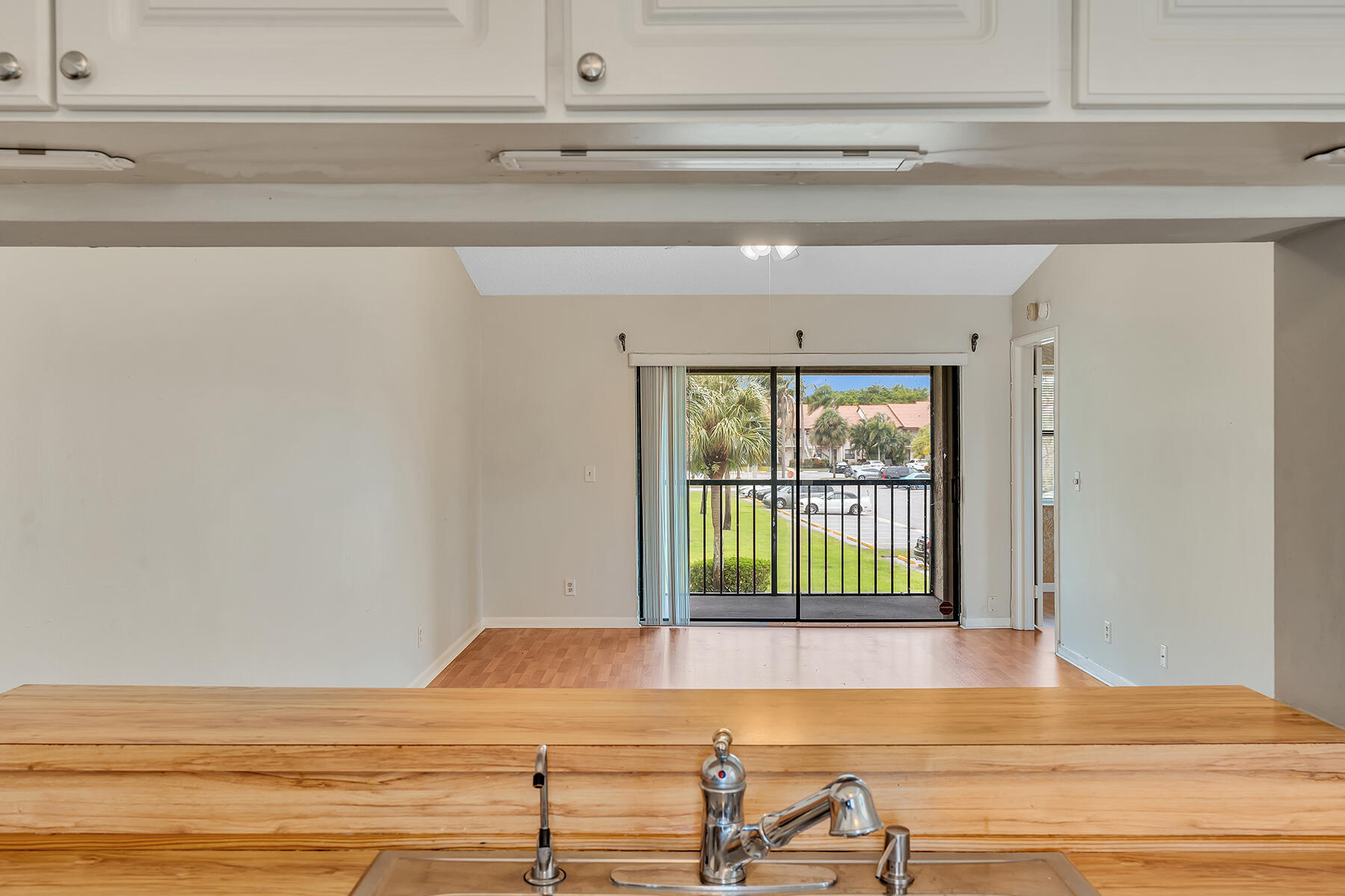 22065 Palms Way, Unit 206 Boca Raton, FL 33433 - Photo 9 of 45 DSC00621
