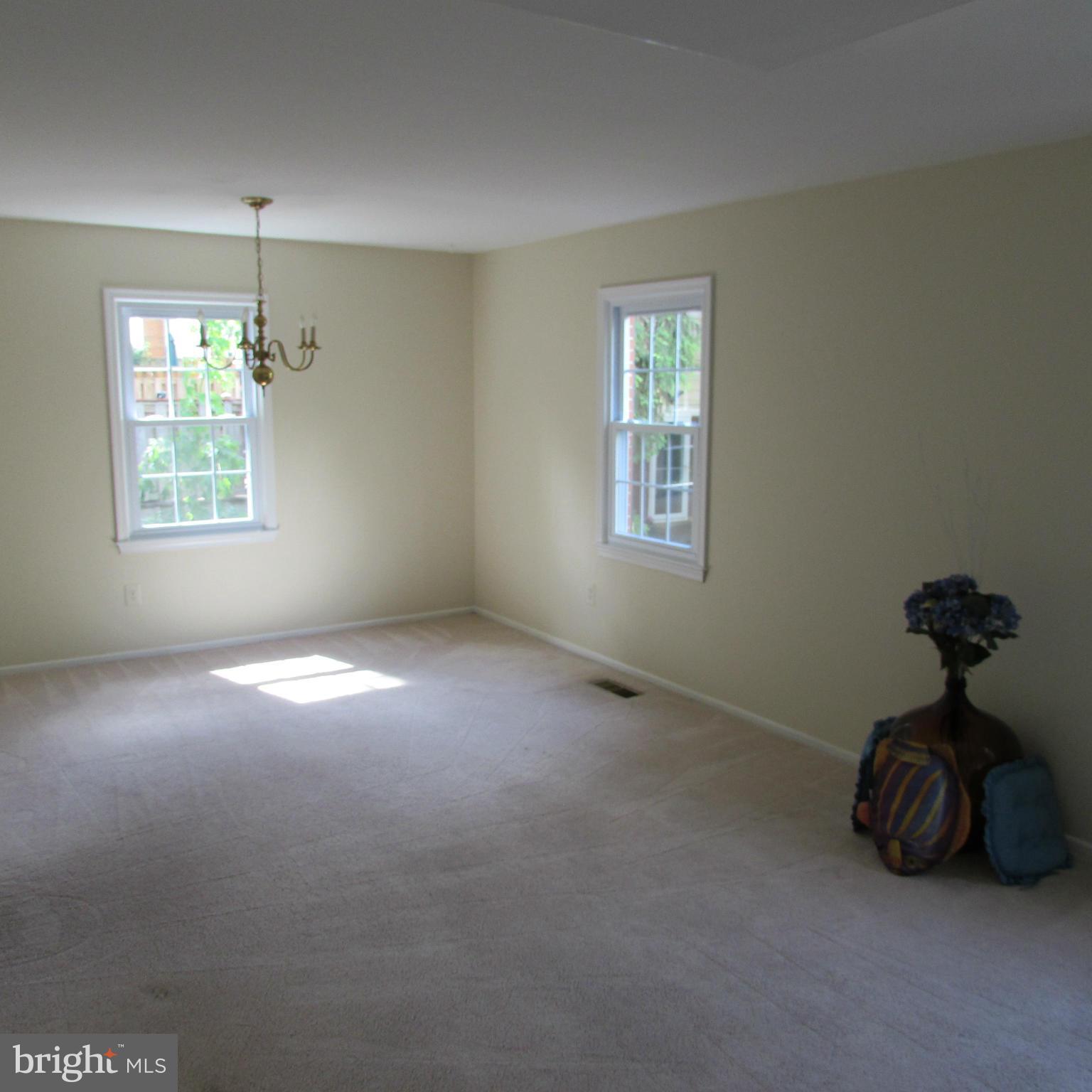 9519 Burdett Road Burke, VA 22015 - Photo 8 of 30 Family Room