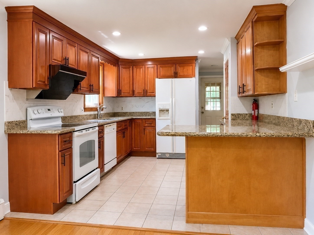 39 Anson Road Concord, MA 01742 - Photo 5 of 30