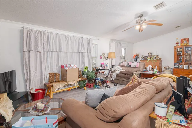 $979,900 | 8195 Farm To Market Road 725, McQueeney, TX 78123