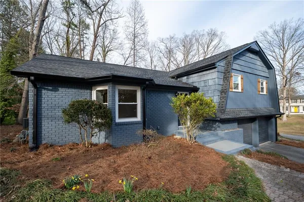 $369,900 | 300 Woodland Drive, Calhoun, GA 30701