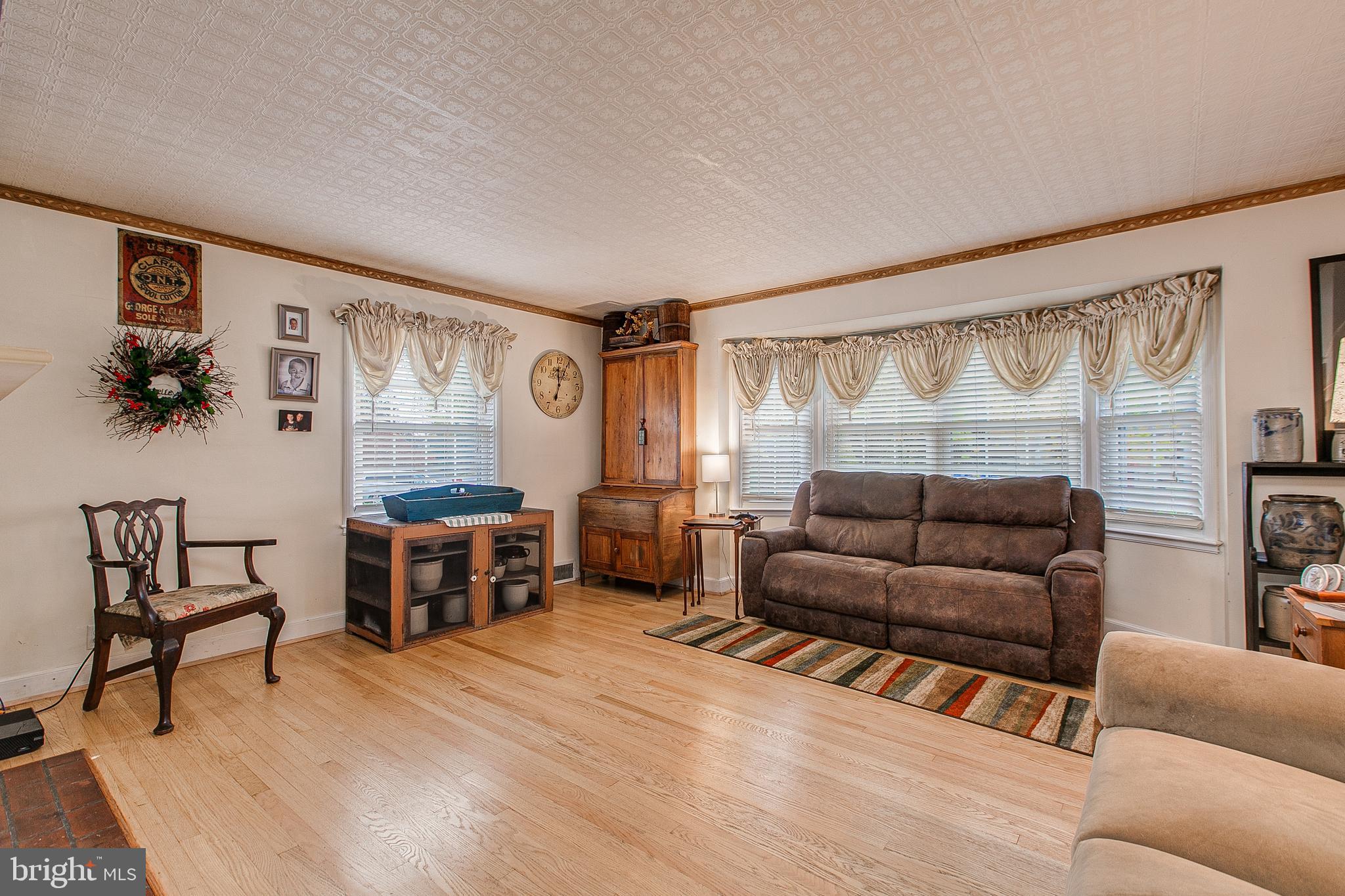 18519 Preston Road Hagerstown, MD 21742 - Photo 11 of 30 Living Room