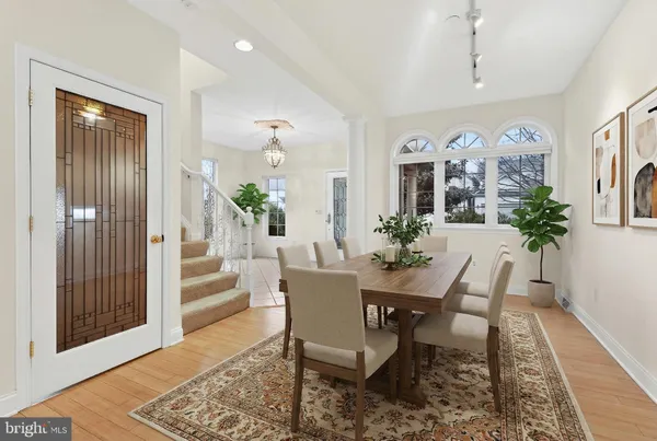 a view of a livingroom with furniture