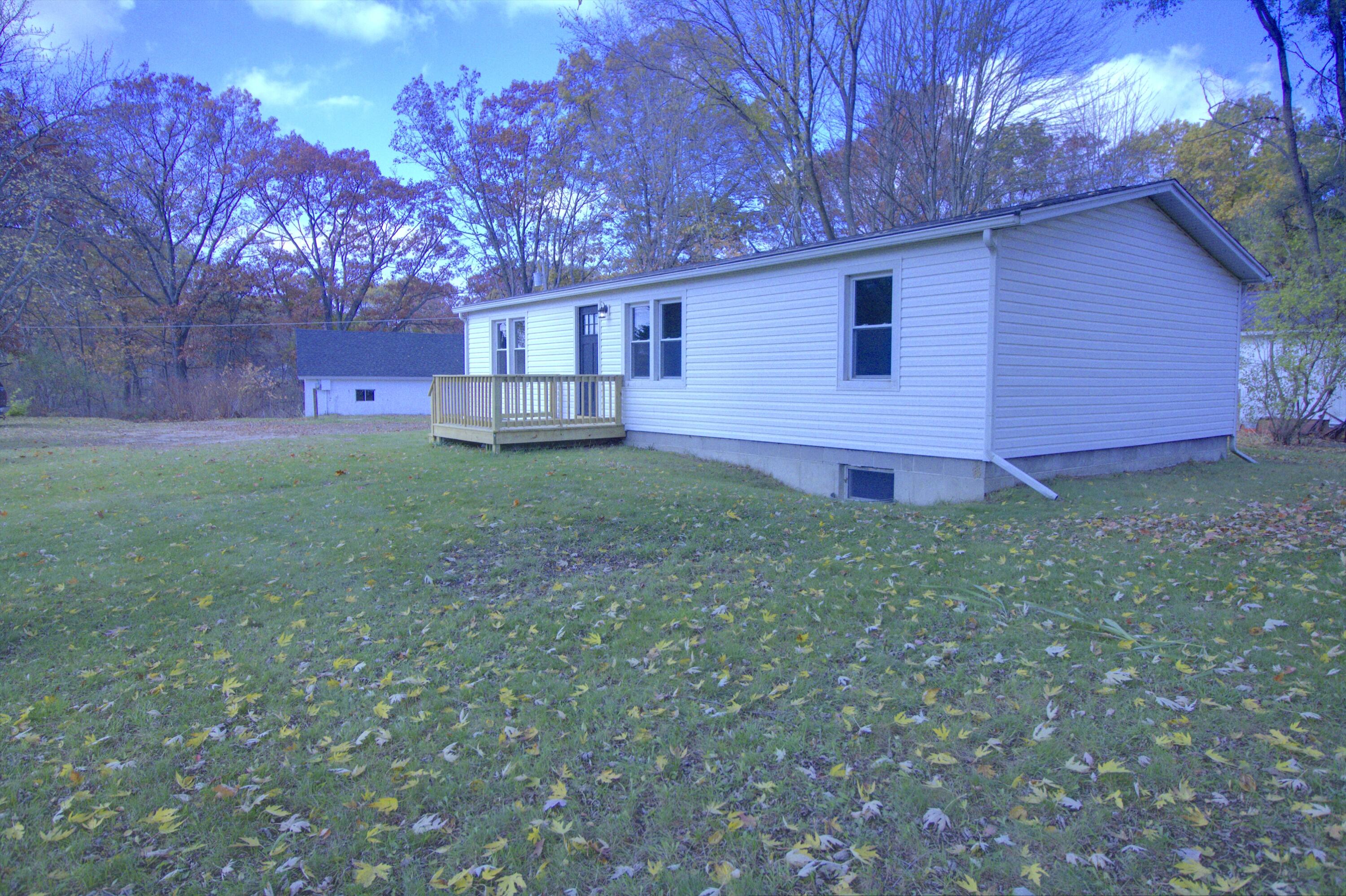 7405 East Howard City Edmore Road Vestaburg, MI 48891 - Photo 2 of 12 11
