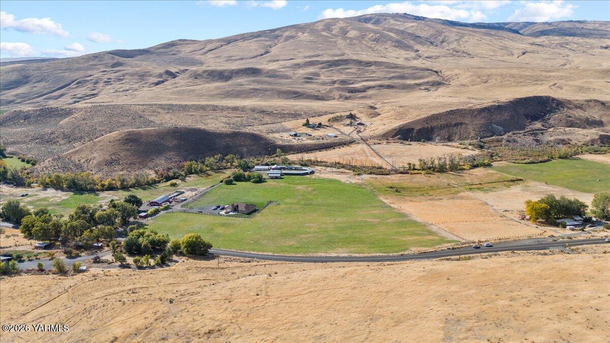 Nka Nka Wenas Road North, Unit LOT #4 Selah, WA 98942 - Photo 2 of 14 a view of an outdoor space