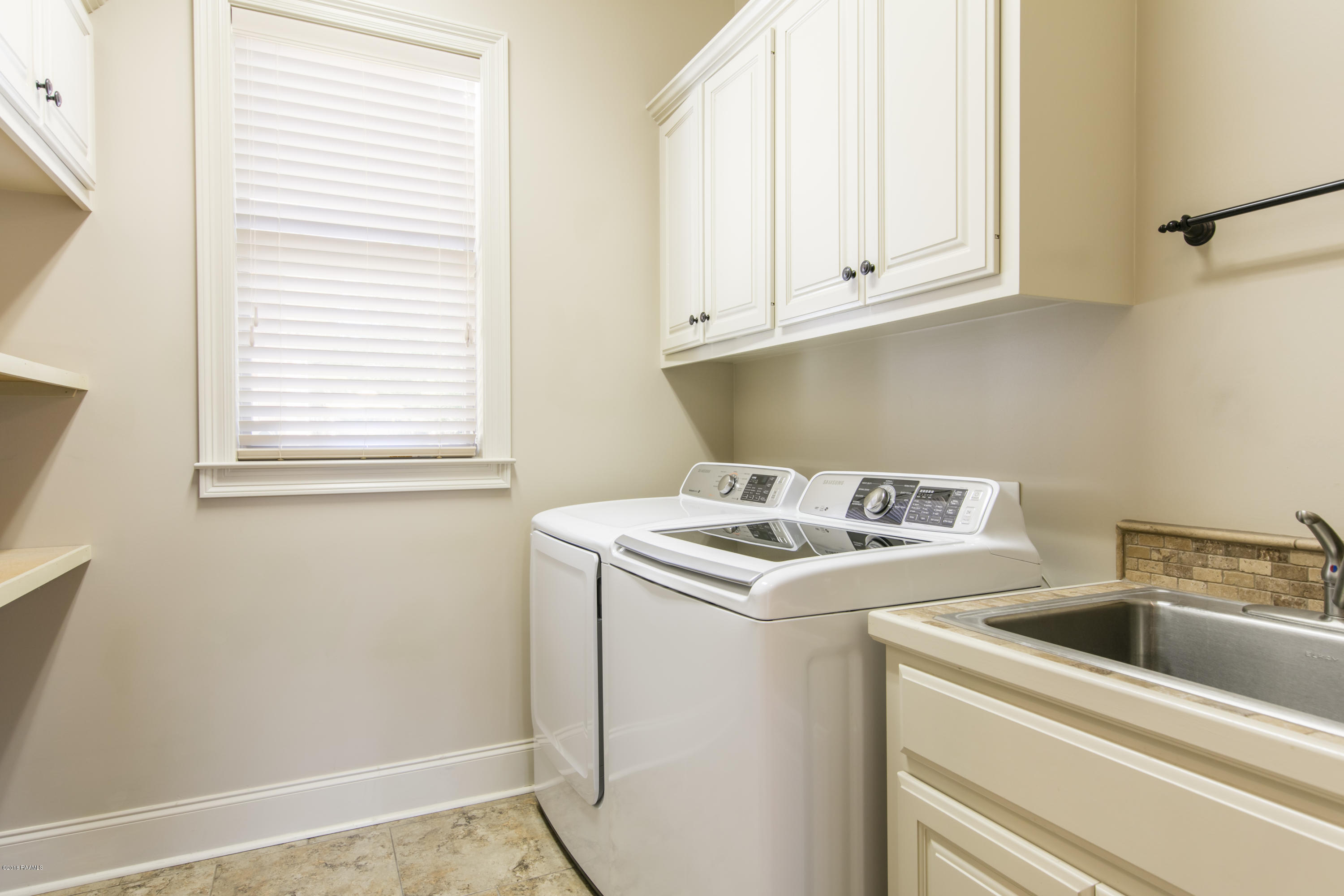 124 Huttingtower Lane Lafayette, LA 70508 - Photo 22 of 40 8 laundry