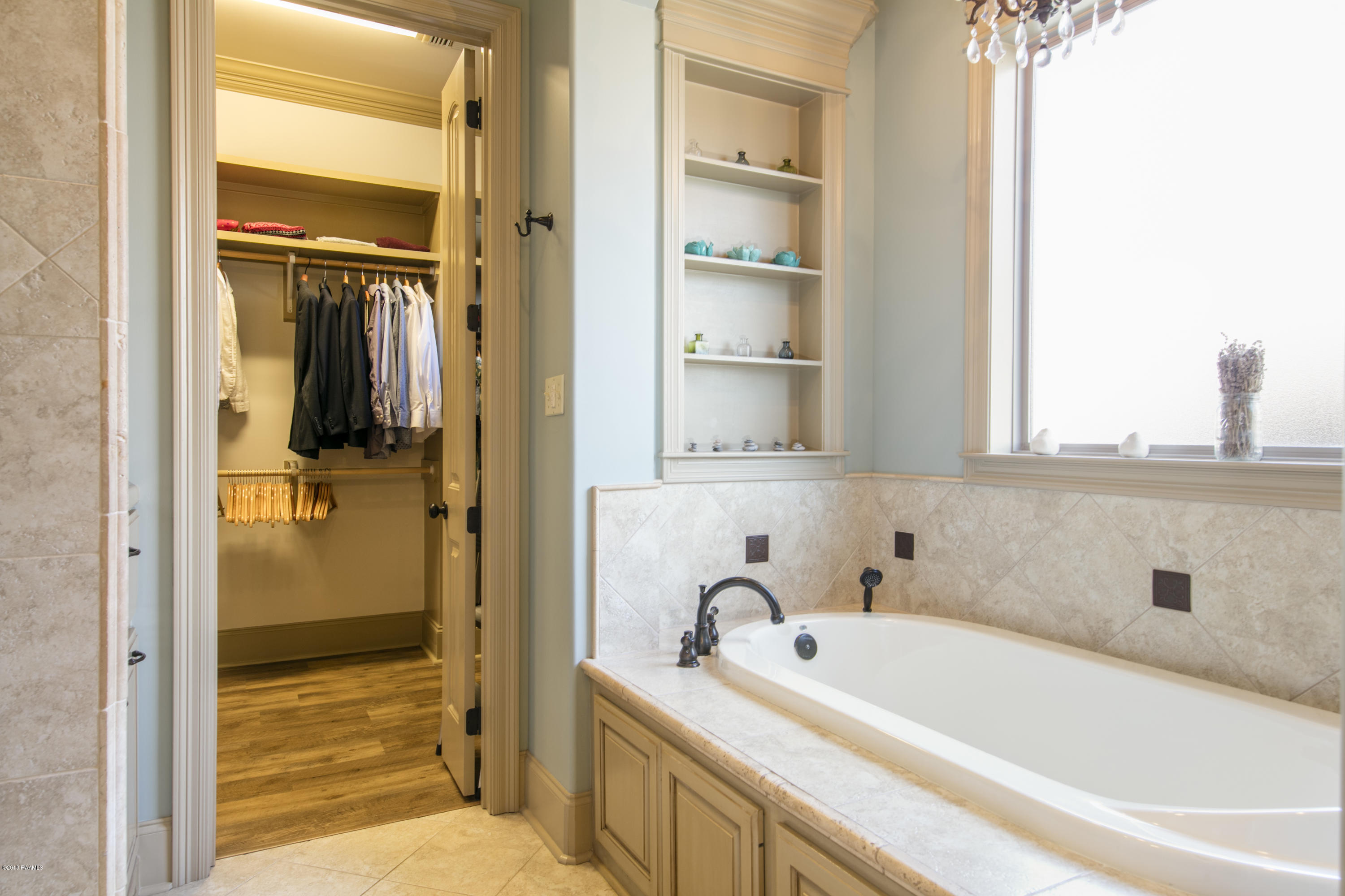 124 Huttingtower Lane Lafayette, LA 70508 - Photo 29 of 40 8 Master 5
