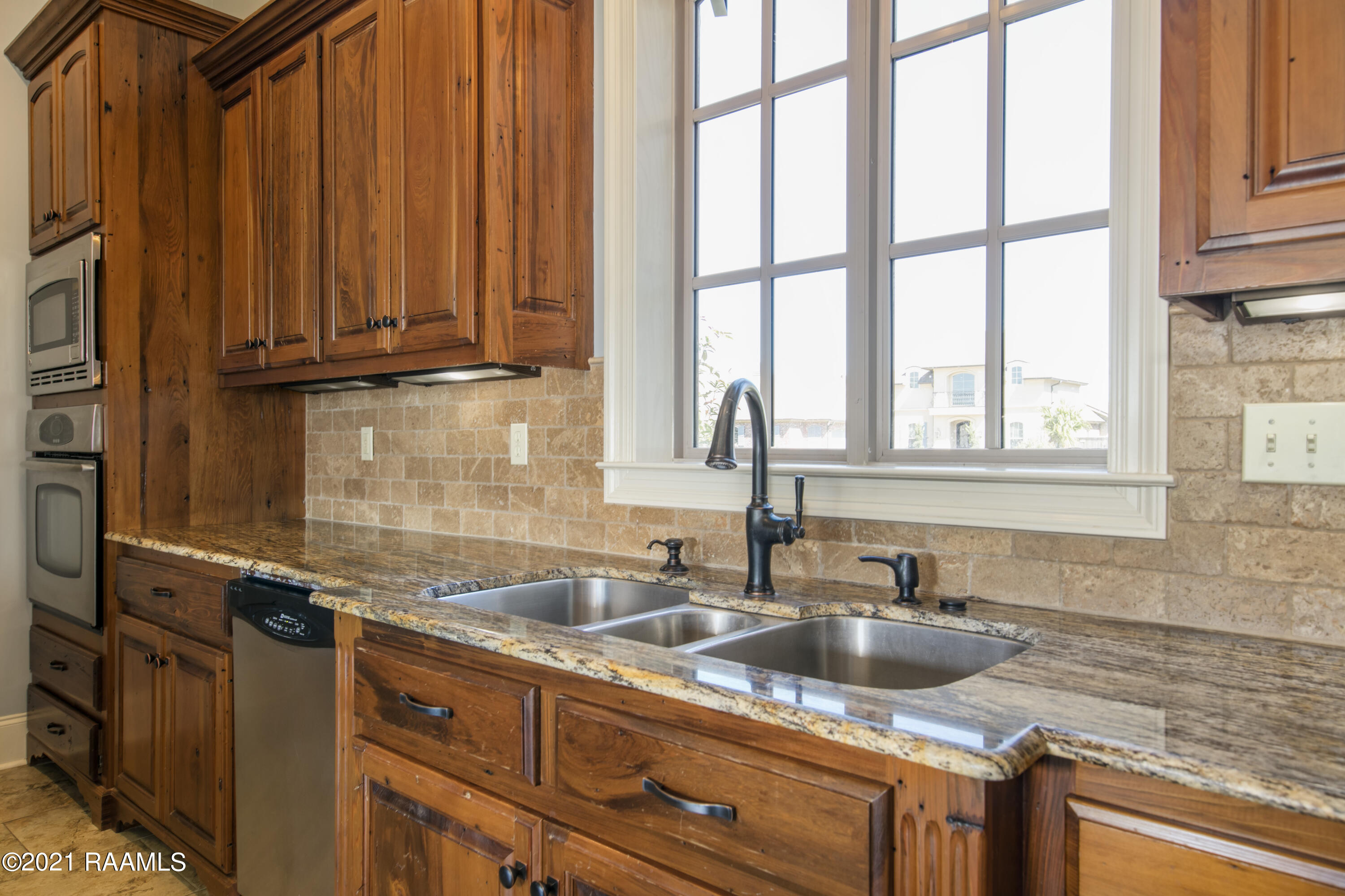 124 Huttingtower Lane Lafayette, LA 70508 - Photo 10 of 40 8