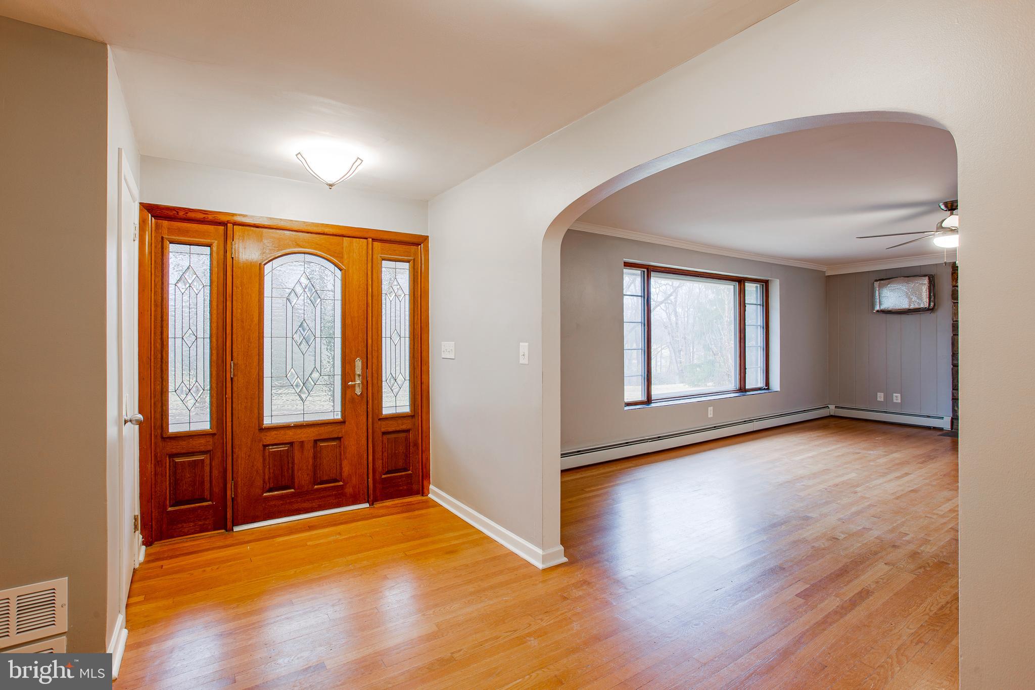 937 Palmers Mill Road Media, PA 19063 - Photo 3 of 33