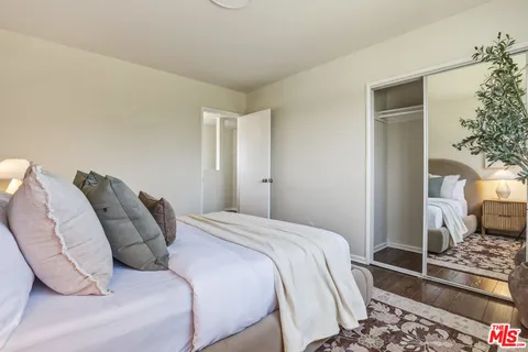 $1,899,000 | 2525 Ivanhoe Drive, Los Angeles, CA 90039