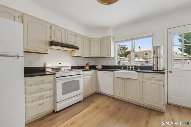 $3,500 | 19 Windy Knolls, Greenwich, CT 06831