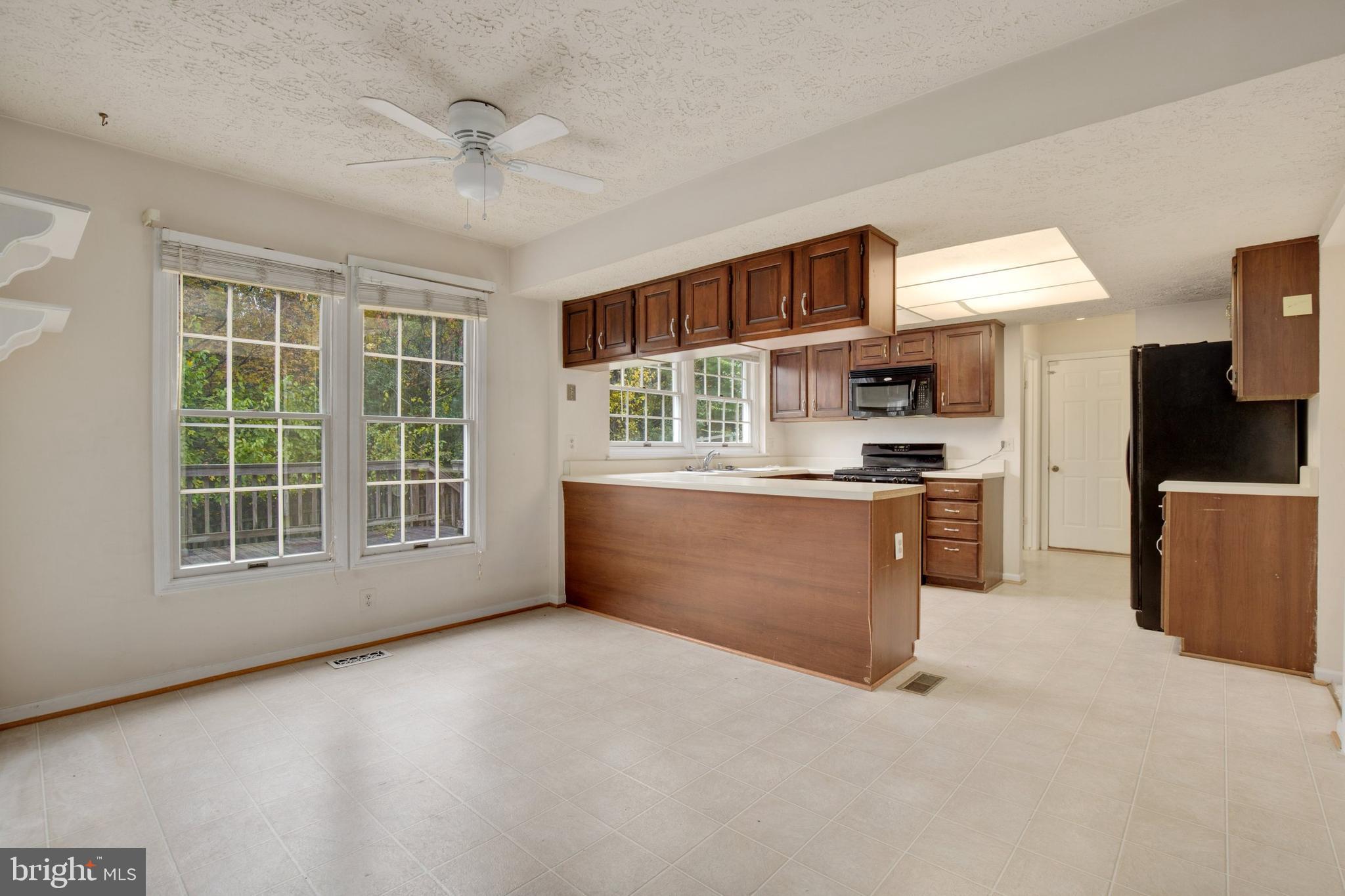 1918 East Beech Road Sterling, VA 20164 - Photo 12 of 31 Gallery Image 12
