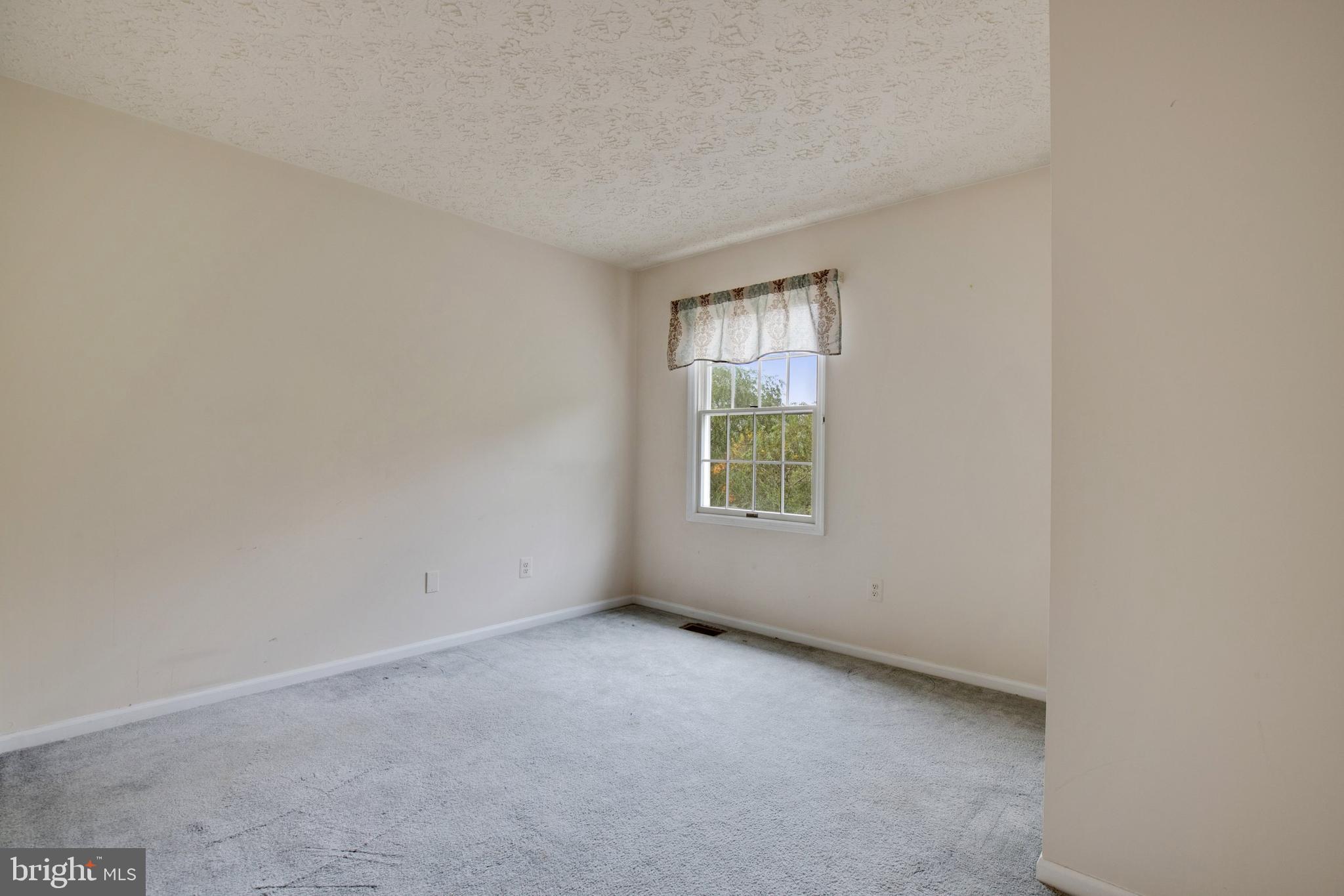 1918 East Beech Road Sterling, VA 20164 - Photo 26 of 31 Gallery Image 26