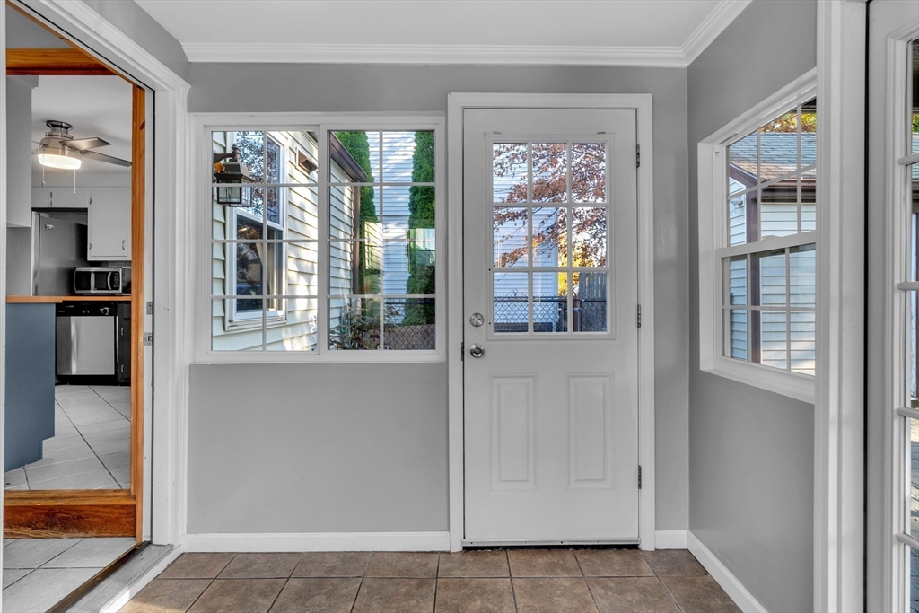 229 East Street Springfield, MA 01104 - Photo 9 of 33 Gallery Image 9
