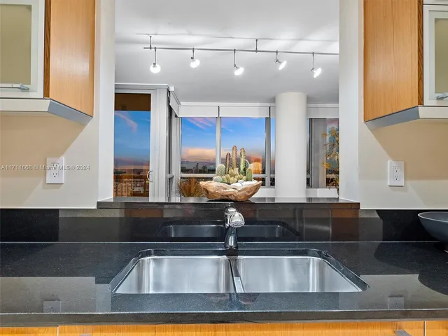 $32,000 | 101 20th Street, Unit 3002, Miami Beach, FL 33139