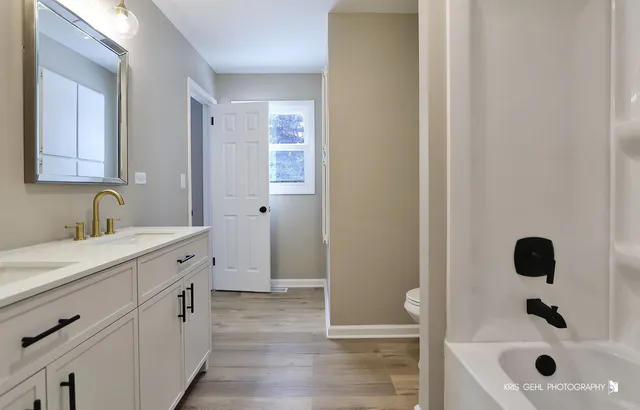 $465,000 | 1070 Belle Plaine Avenue, Gurnee, IL 60031