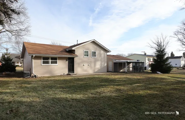 $465,000 | 1070 Belle Plaine Avenue, Gurnee, IL 60031