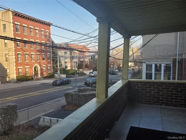 $3,600 | 114 Lincoln Avenue, Unit 2, New Rochelle, NY 10801