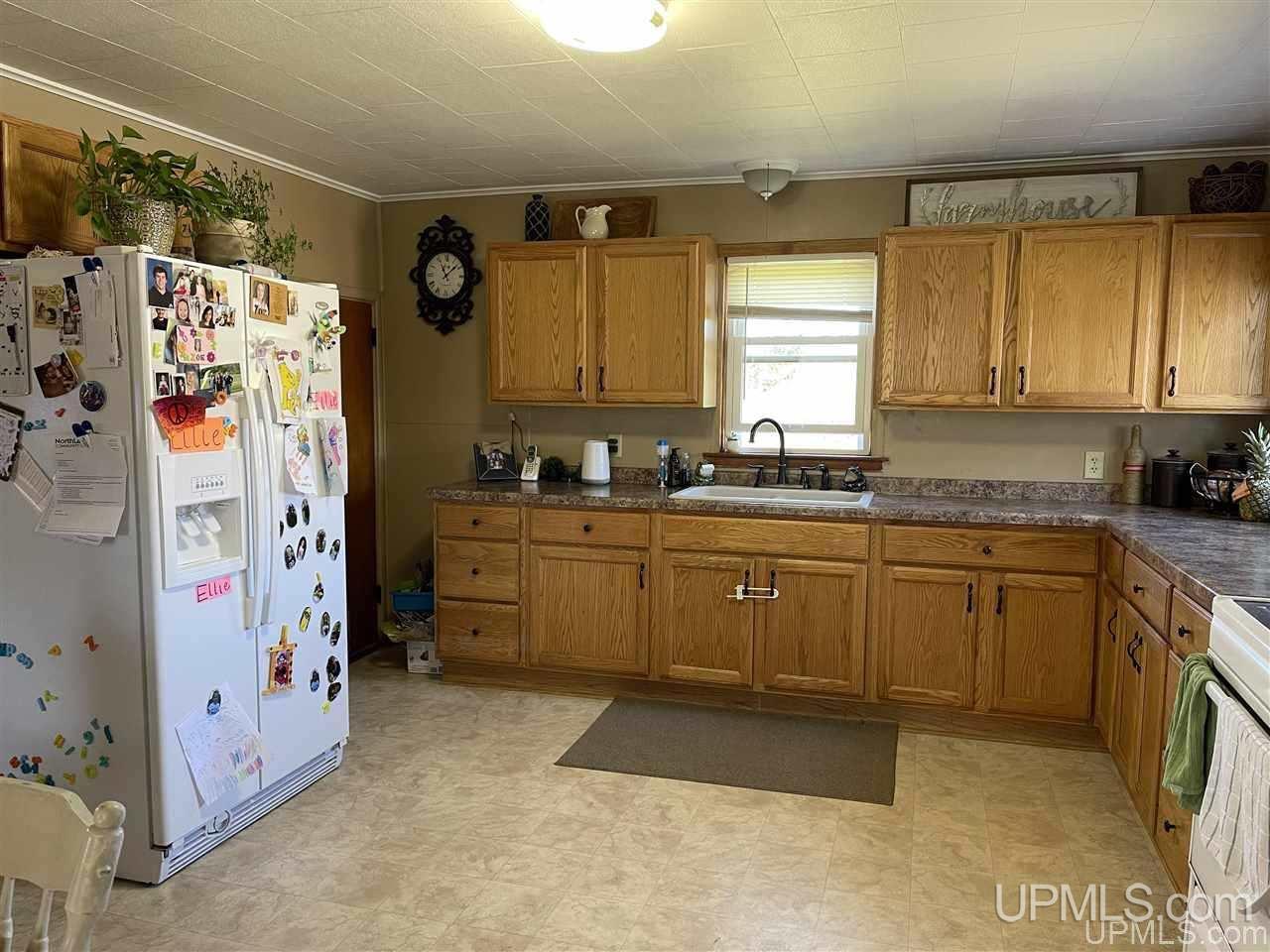 11581 Highway 51 Hurley, WI 54534 - Photo 4 of 22