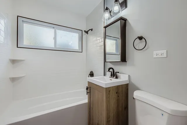 $220,000 | 182 Washington Street, Park Forest, IL 60466