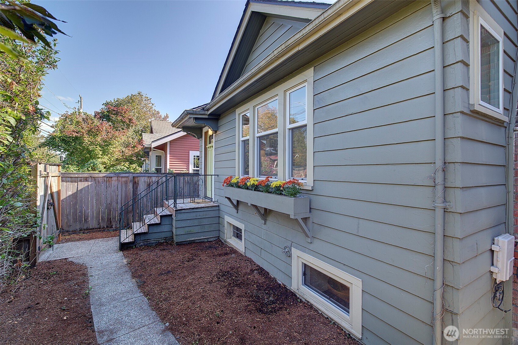 737 North 80th Street Seattle, WA 98103 - Photo 34 of 35