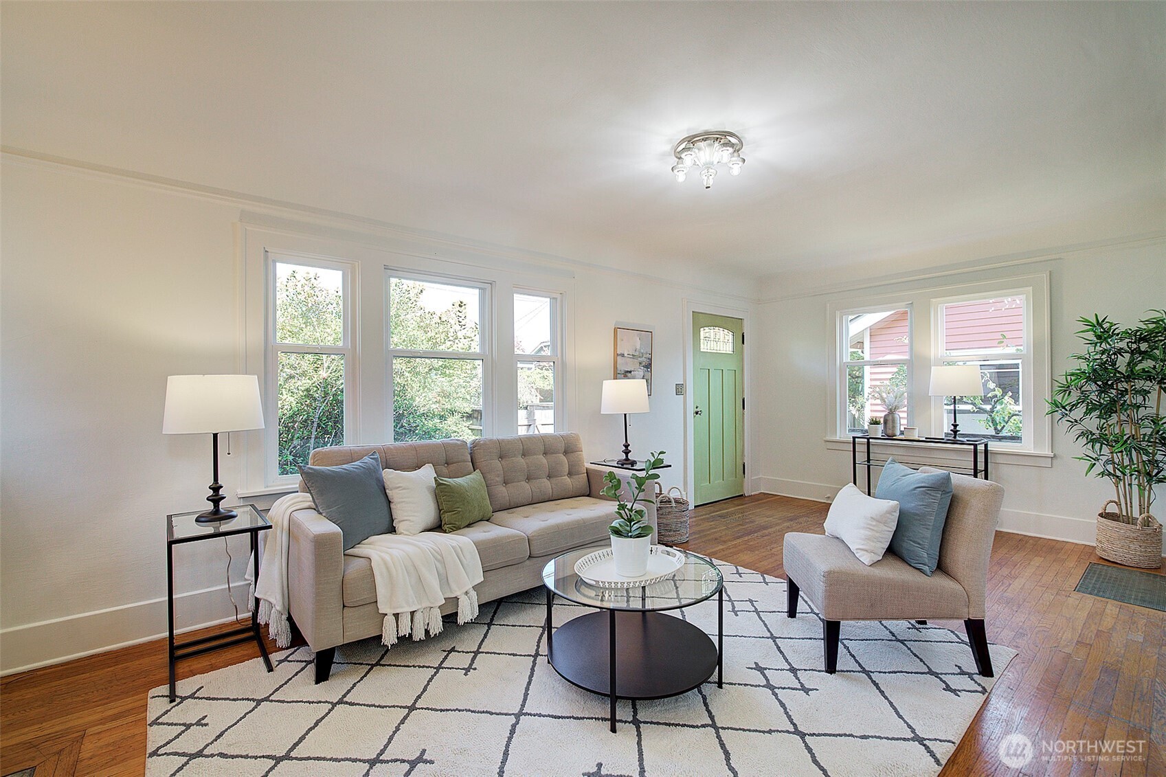 737 North 80th Street Seattle, WA 98103 - Photo 4 of 35