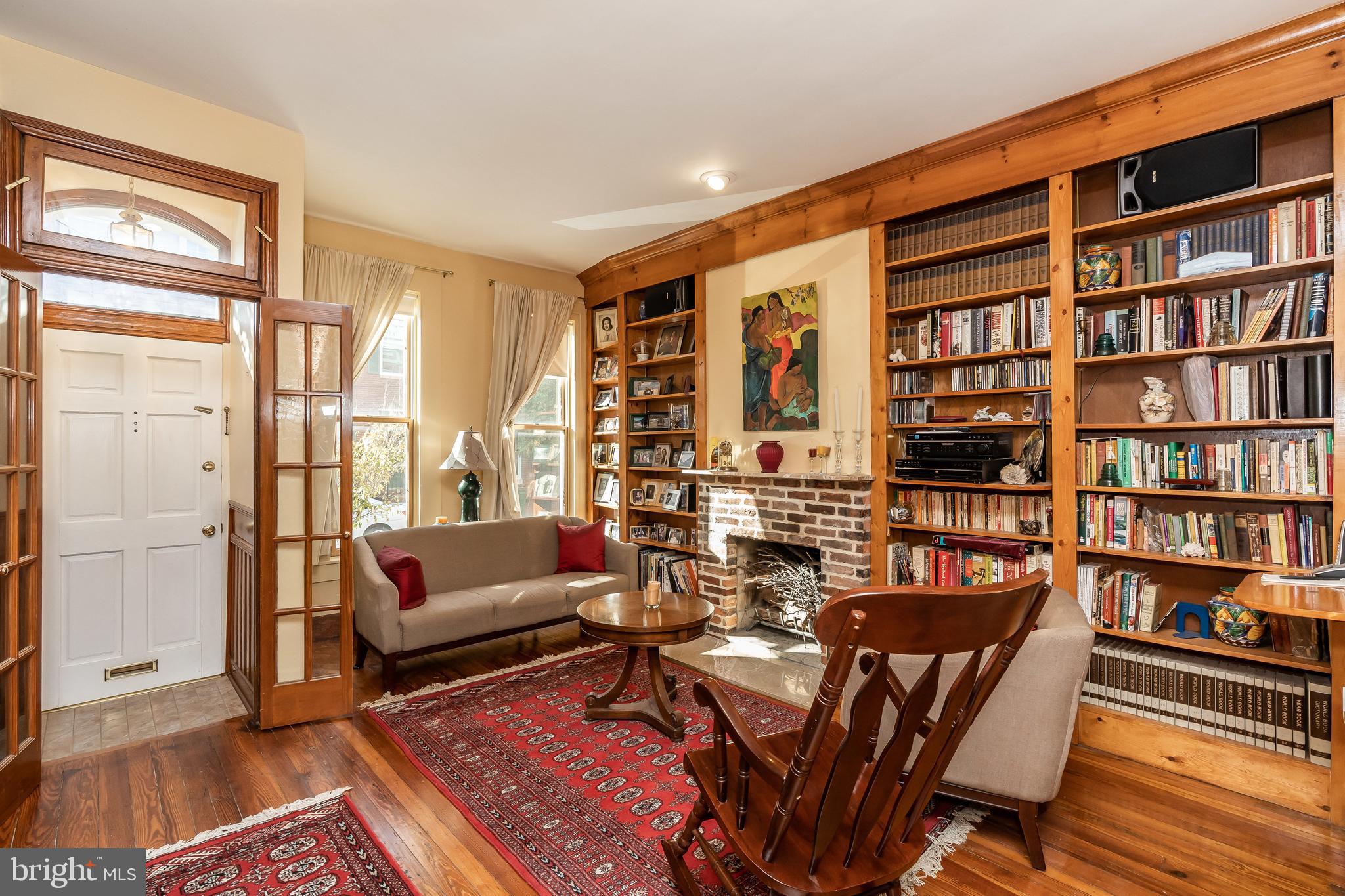 1047 Riverside Avenue Baltimore, MD 21230 - Photo 11 of 30 Lovely space for entertaining.