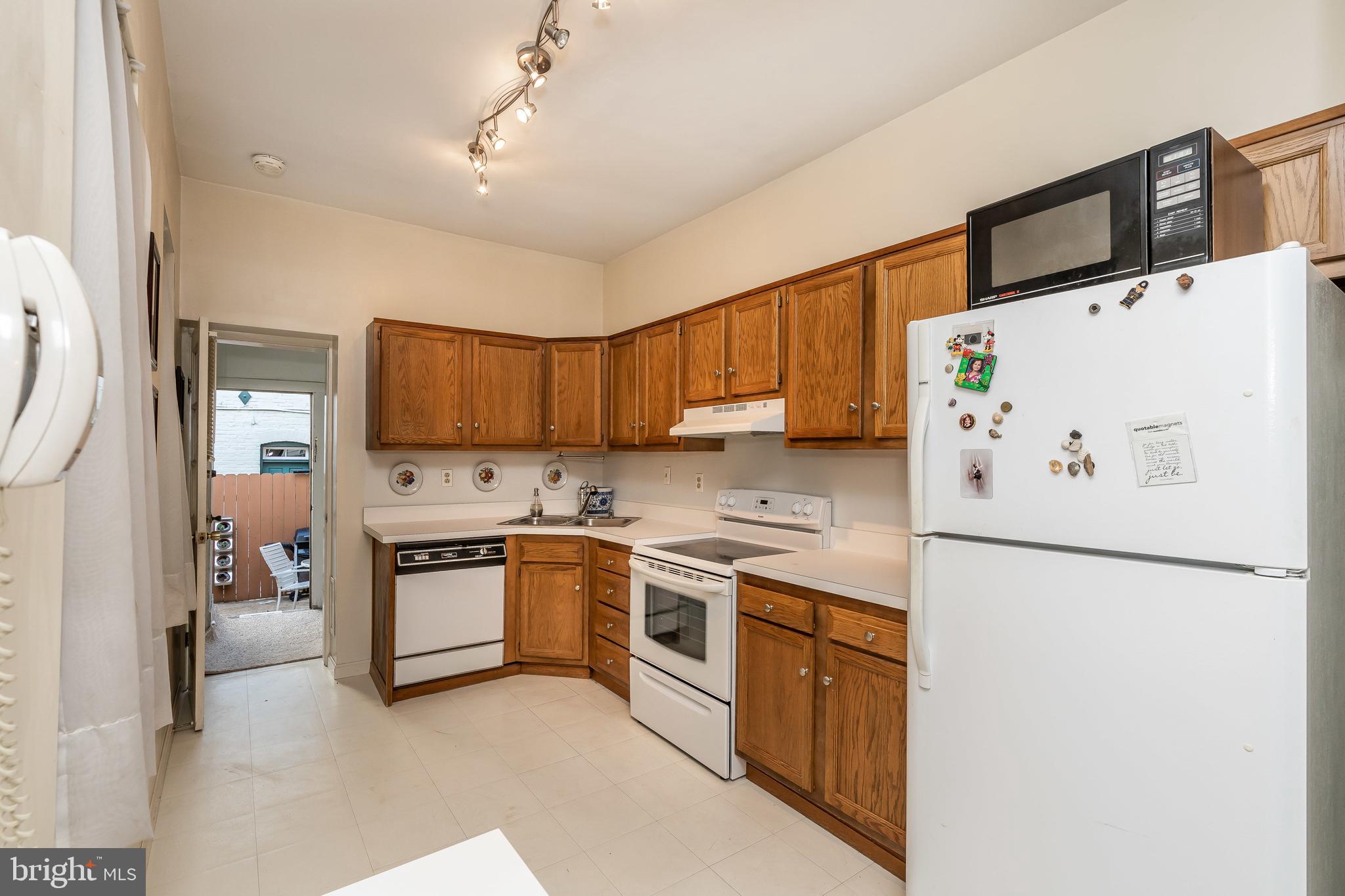 1047 Riverside Avenue Baltimore, MD 21230 - Photo 16 of 30 Functional and spacious.